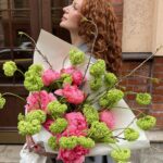 Букет из пионов и вибурнума