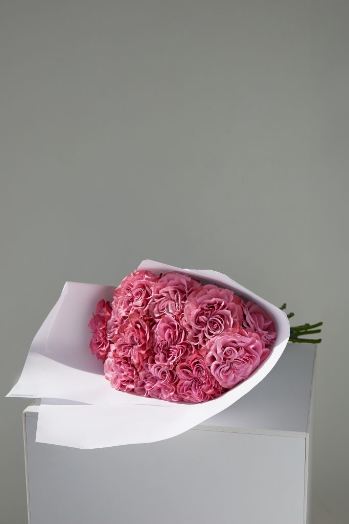 Монобукет из 11 пионовидных роз Кантри Блюз