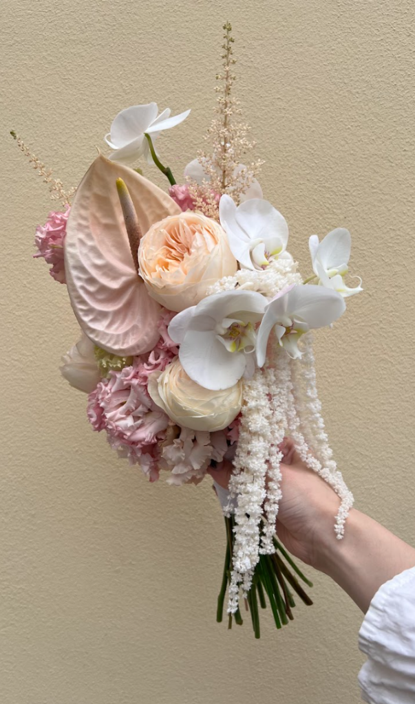 Персиковый букет невесты