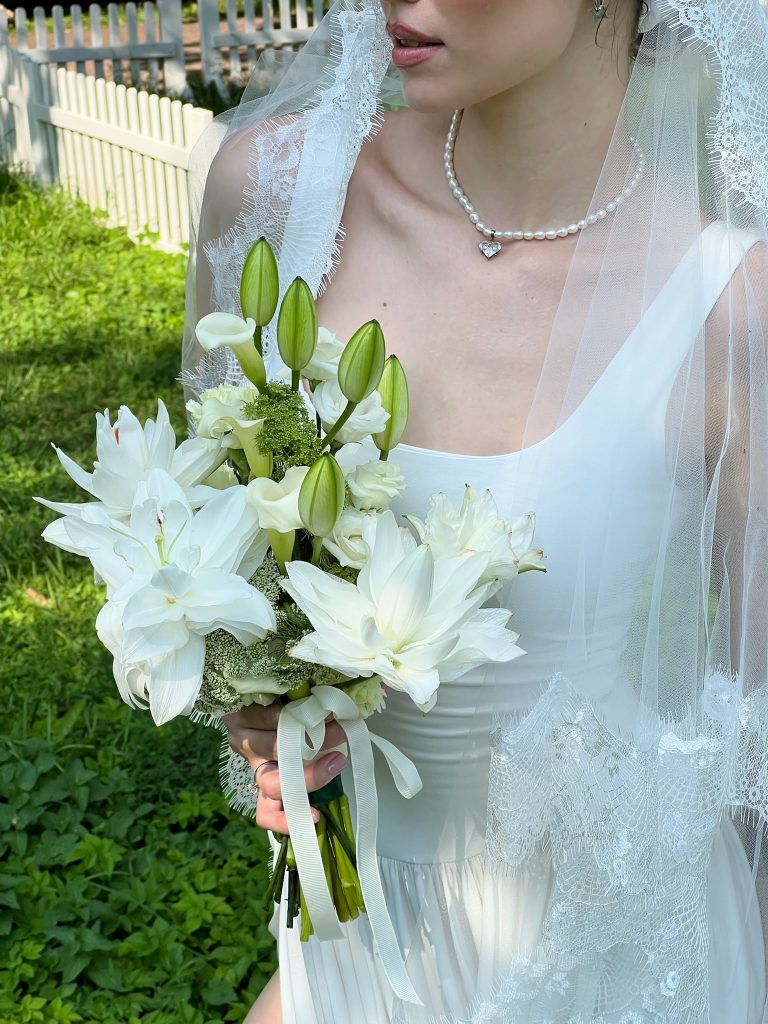 Букет невесты с лилиями и каллами