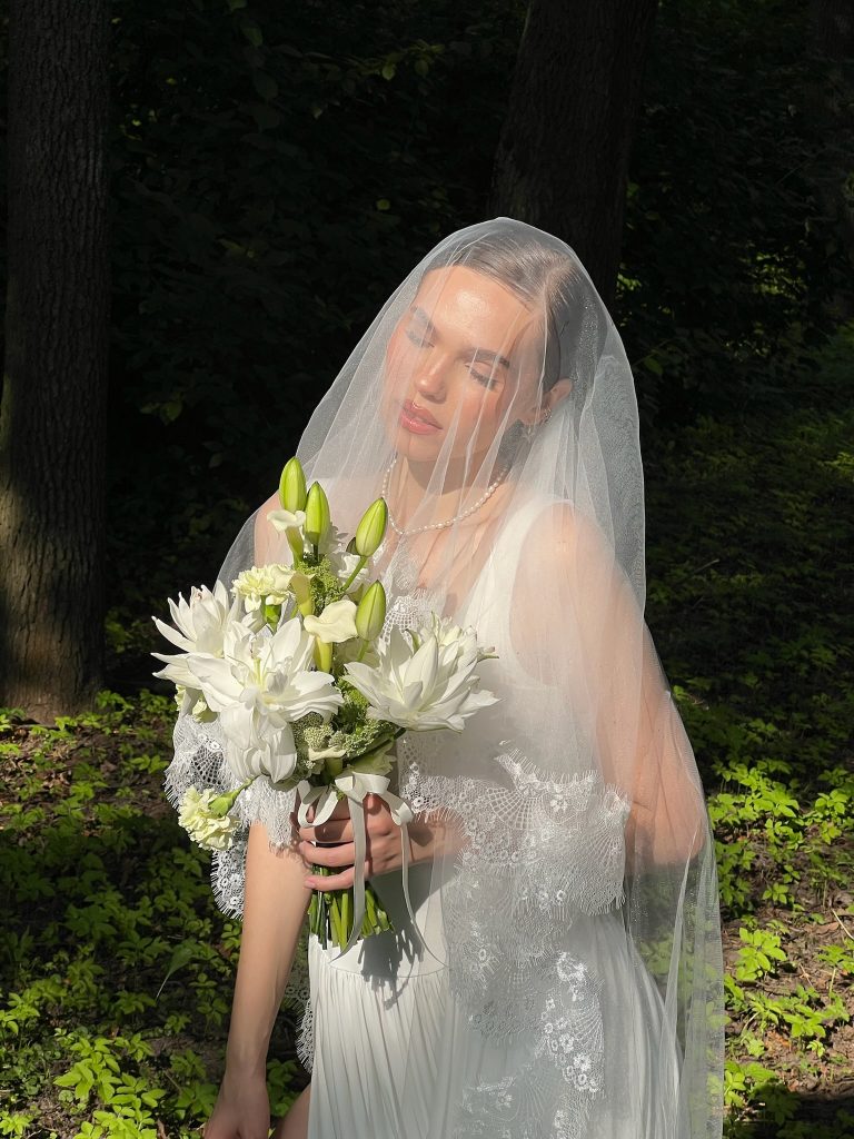 Букет невесты с лилиями и каллами