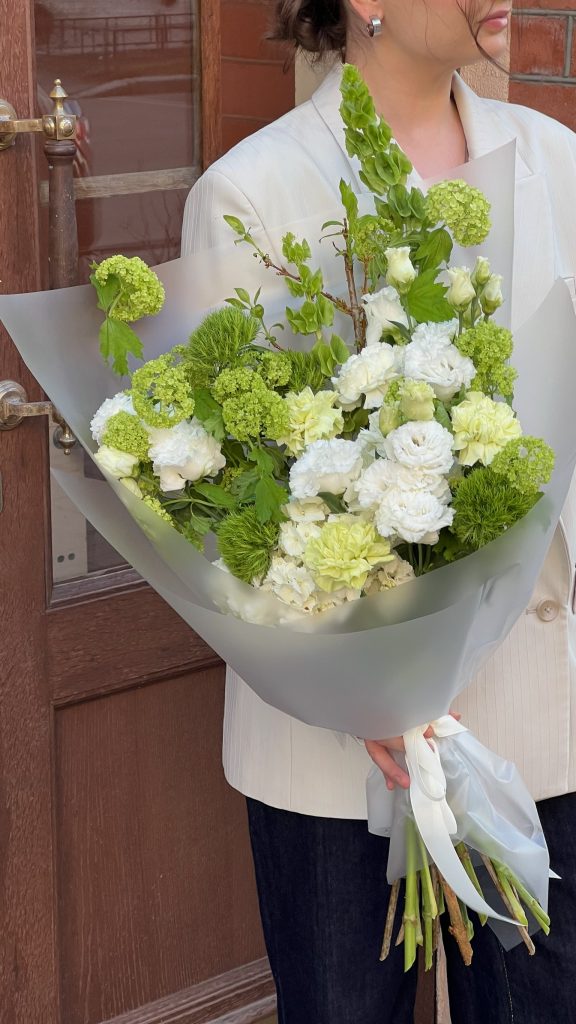 Зеленый раскидистый букет